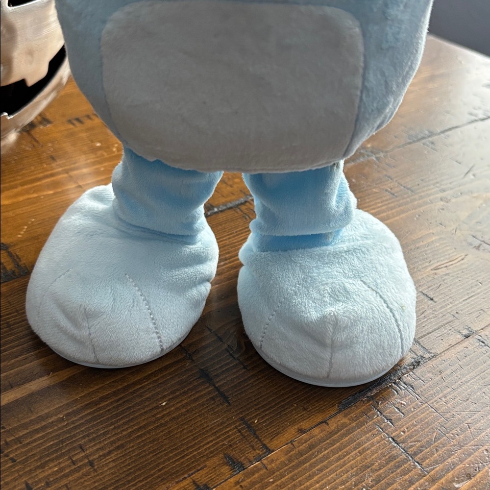 Dance & Play Bluey Interactive Plush Figure - Picture 4 of 6